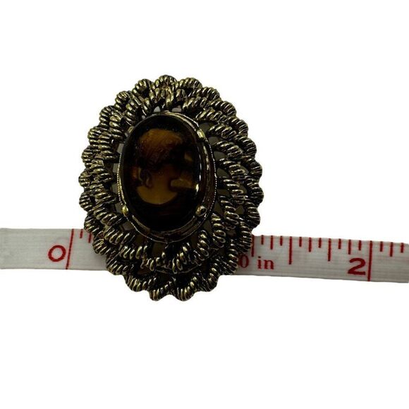Vintage Gerris TCameo Brooch With Antiqued Gold-Tone Filigree & Brown Resin Oval - Picture 5 of 7